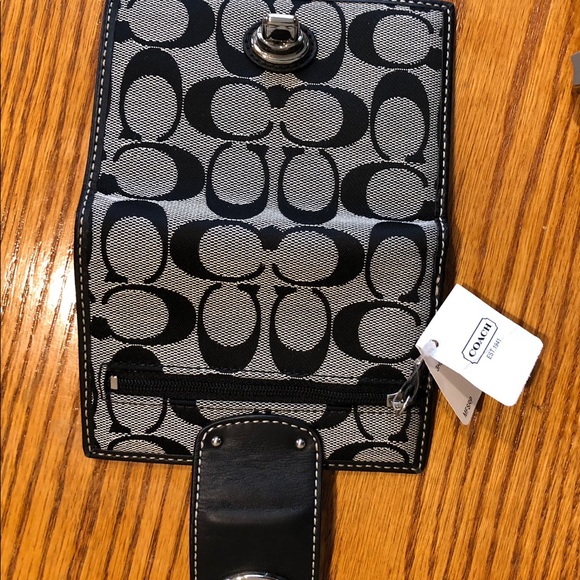 Coach Wallet - Picture 4 of 4